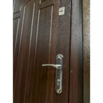 два замка вхідних металевих дверей Арка темний орех NewDoors для квартири